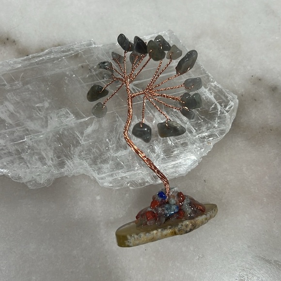Labradorite Bonsai Copper Wire Tree on Agate 3.5in - Picture 3 of 4